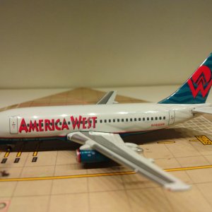 America West B737-200A N189AW L.jpg