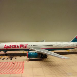 America West B757-200 1996 N909AW L.jpg