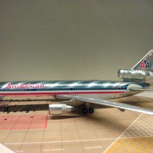 American DC-10-10 N118AA L.jpg