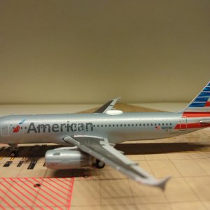 American A320-232 N651AW L.jpg