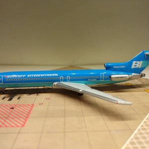 Braniff B727-227A N412BN L.jpg