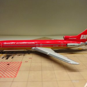 Braniff B727-227A N441BN L.jpg