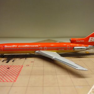 Braniff B727-227A N447BN L.jpg