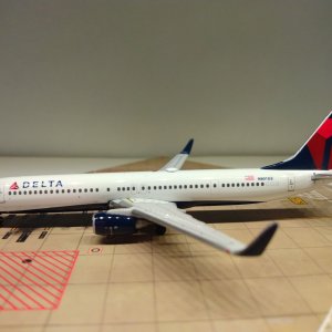 Delta B737-932ERWL N901DZ L.jpg