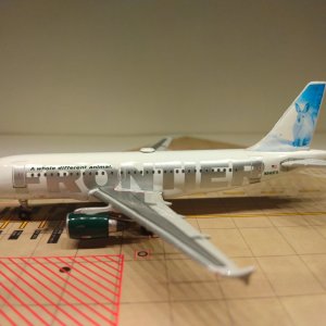 Frontier A319-111 N940FR L.jpg