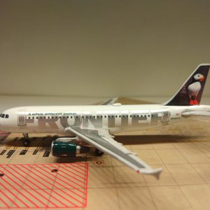 Frontier A319-111 N946FR L.jpg