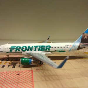 Frontier A320-214WL N227FR L.jpg