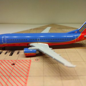 Southwest B737-3H4 N330SW L.jpg