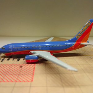 Southwest B737-7H4 N795SW L.jpg