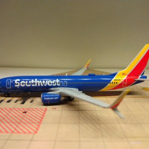 Southwest B737-8H4WL N8642E L.jpg