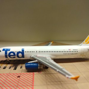 Ted A320-232 N495UA L.jpg