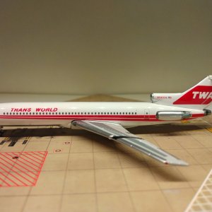 Trans World B727-231 1979 N54336 L.jpg