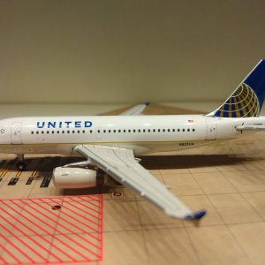 United A319-131 2010 N835UA L.jpg