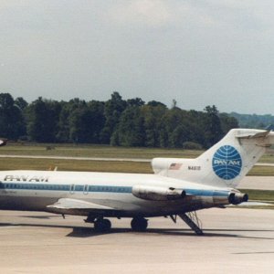 Pan Am 727-035 N4618 IND_19830529_01.jpg