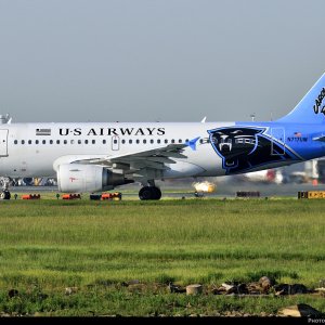 US Airways A319-112 N717UW L.jpg