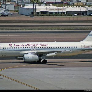 America West A320-232 N627AW 1991.jpg