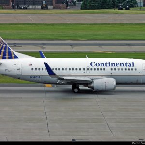 Continental 737-524WL N14613 1991.jpg