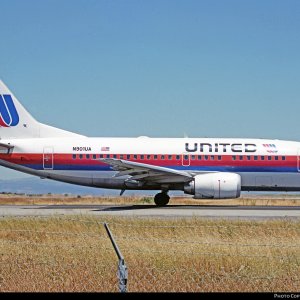 United 737-522 N901UA.jpg