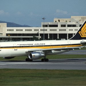 Singapore_Airlines_Airbus_A300_Green-1.jpg