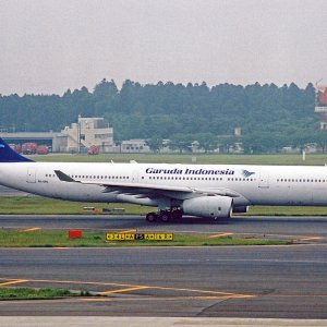 1200px-PK-GPG_A330-341_Garuda_Indonesia_NRT_22MAY03_(8453139822).jpg