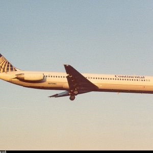 Continental DC-9-51 N670MC 1991.jpg