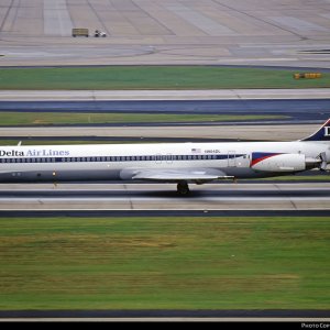 Delta MD-88 N904DL 1997.jpg