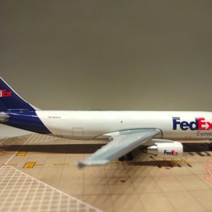 FedEx Express A300F4-605R N692FE R.jpg