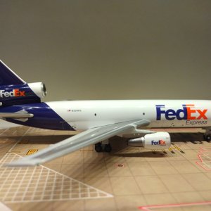 FedEx Express MD-10-30F N303FE R.jpg