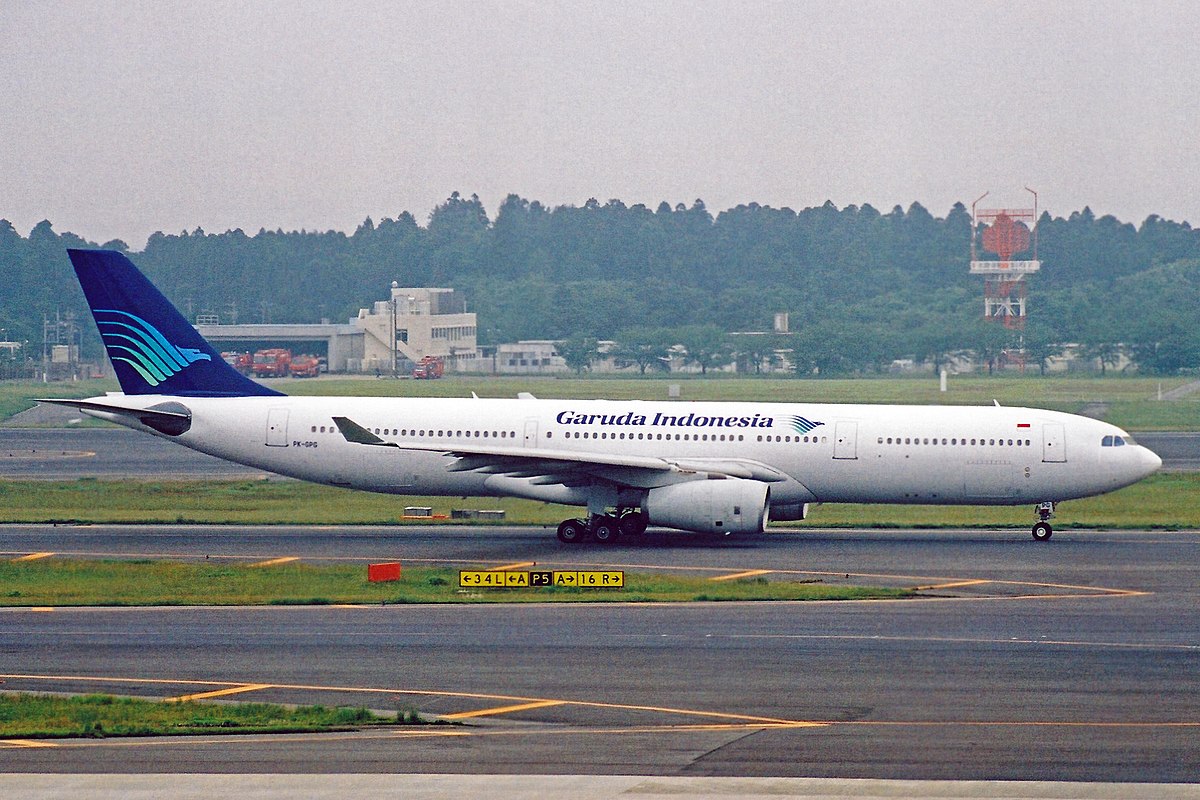 1200px-PK-GPG_A330-341_Garuda_Indonesia_NRT_22MAY03_(8453139822).jpg