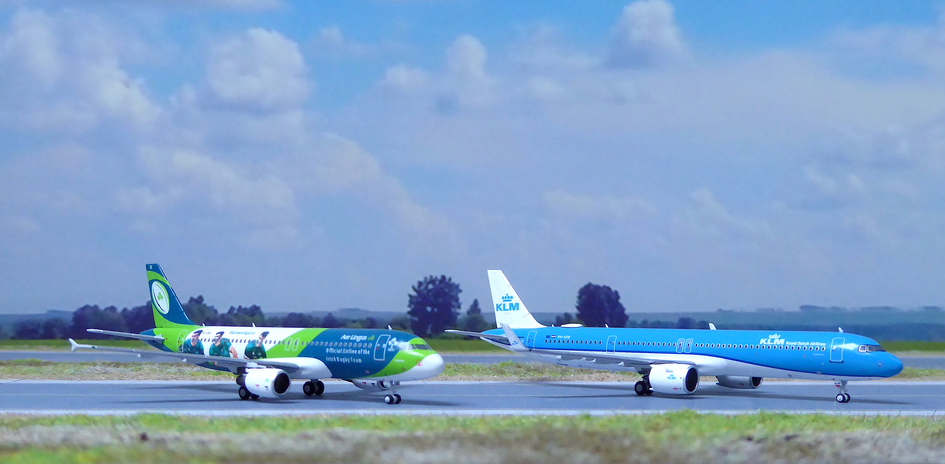 2 AMS NG Lingus and KLM_1.JPG