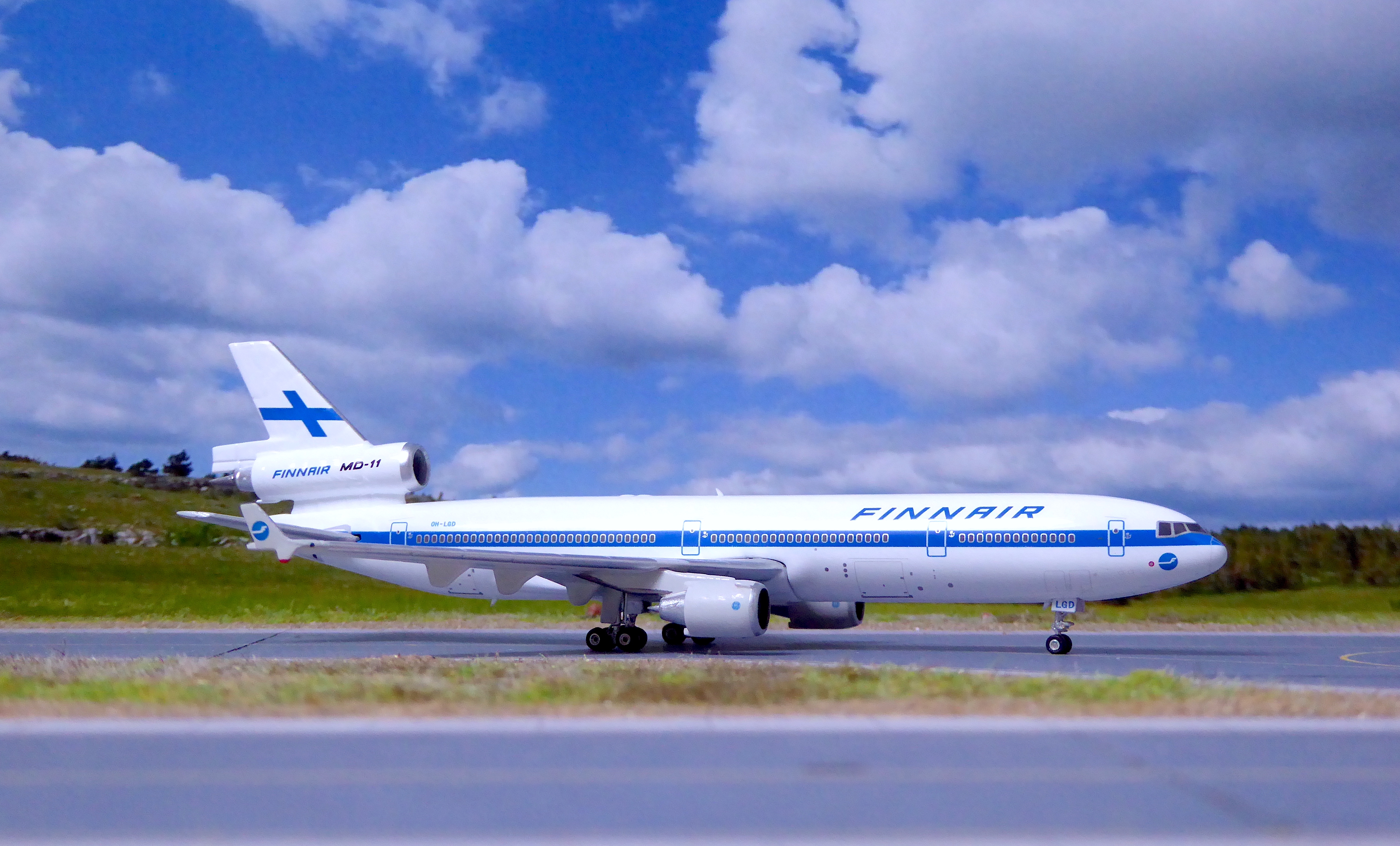 2 Finnair MD-11 OH-LDG.JPG