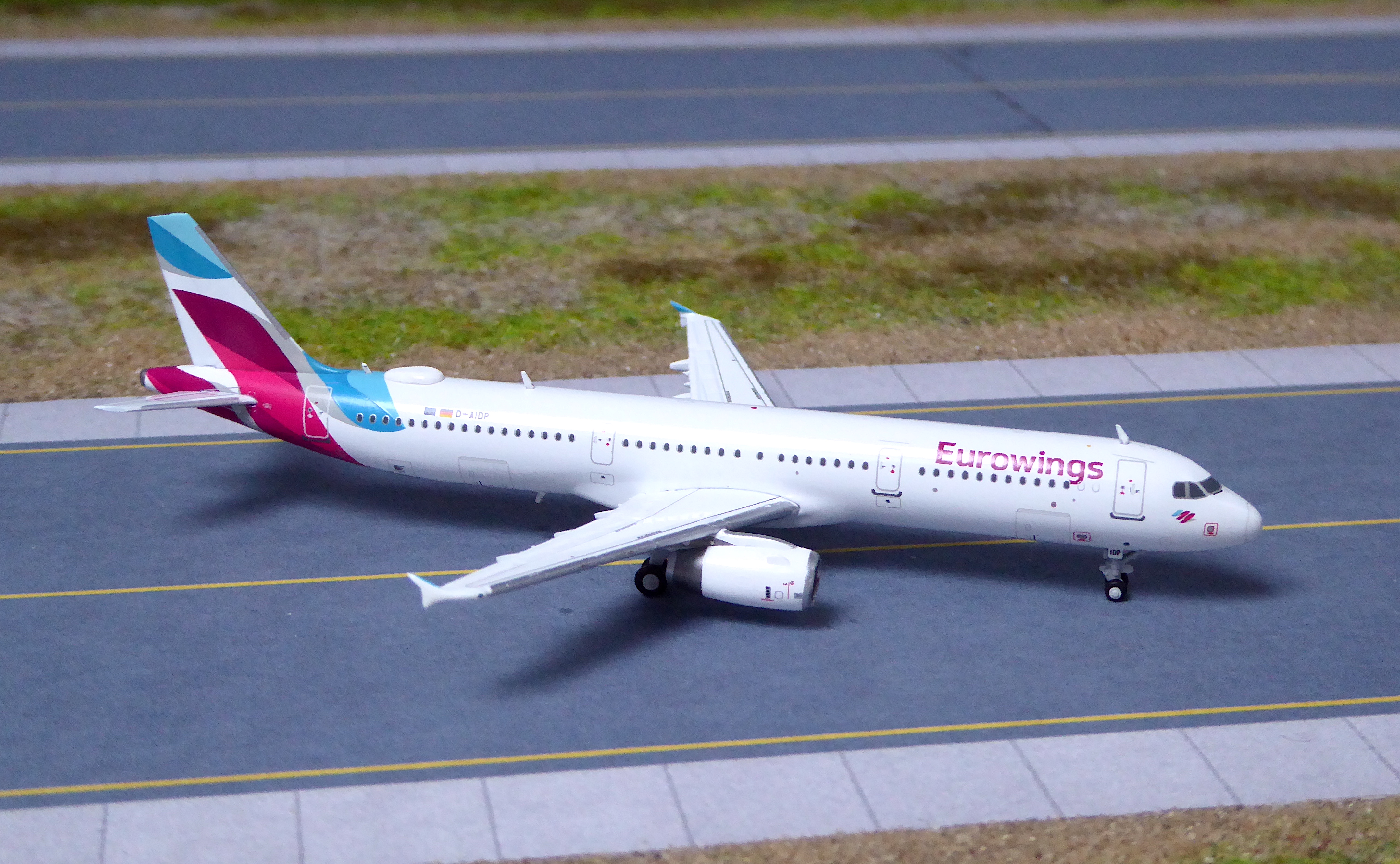 3 AMS Eurowings JC A321_1.JPG