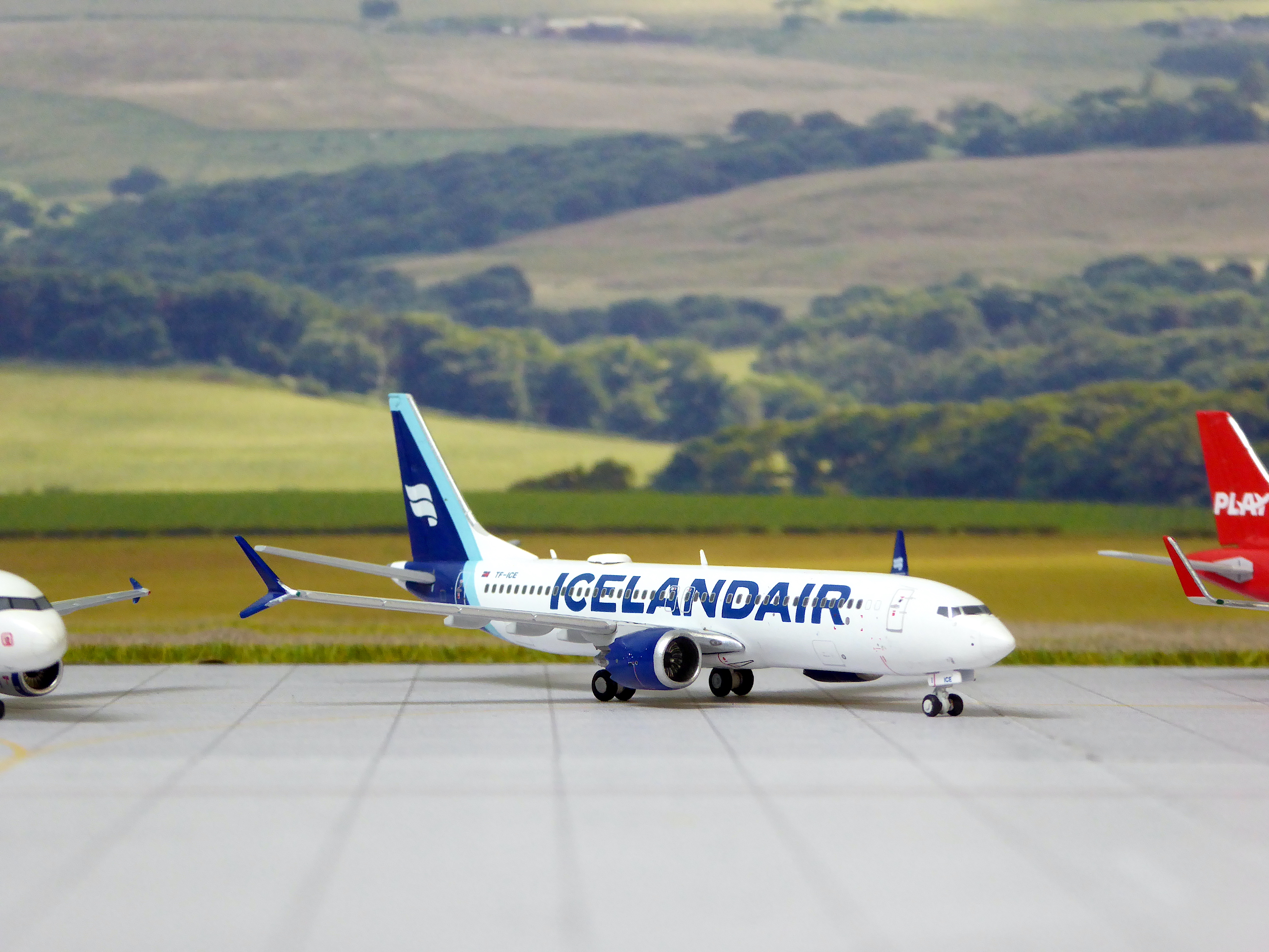 4 2022 top 5 Icelandair B737.JPG