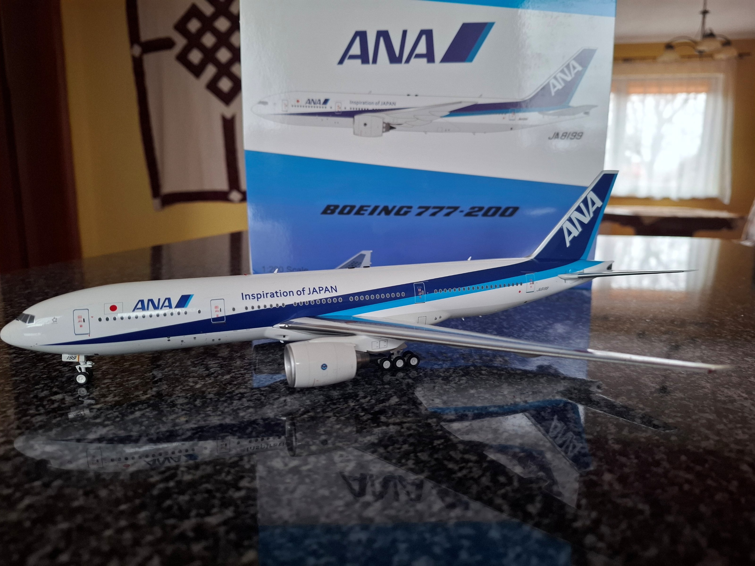 #421 ANA B777-200 JA8199 B models.jpg