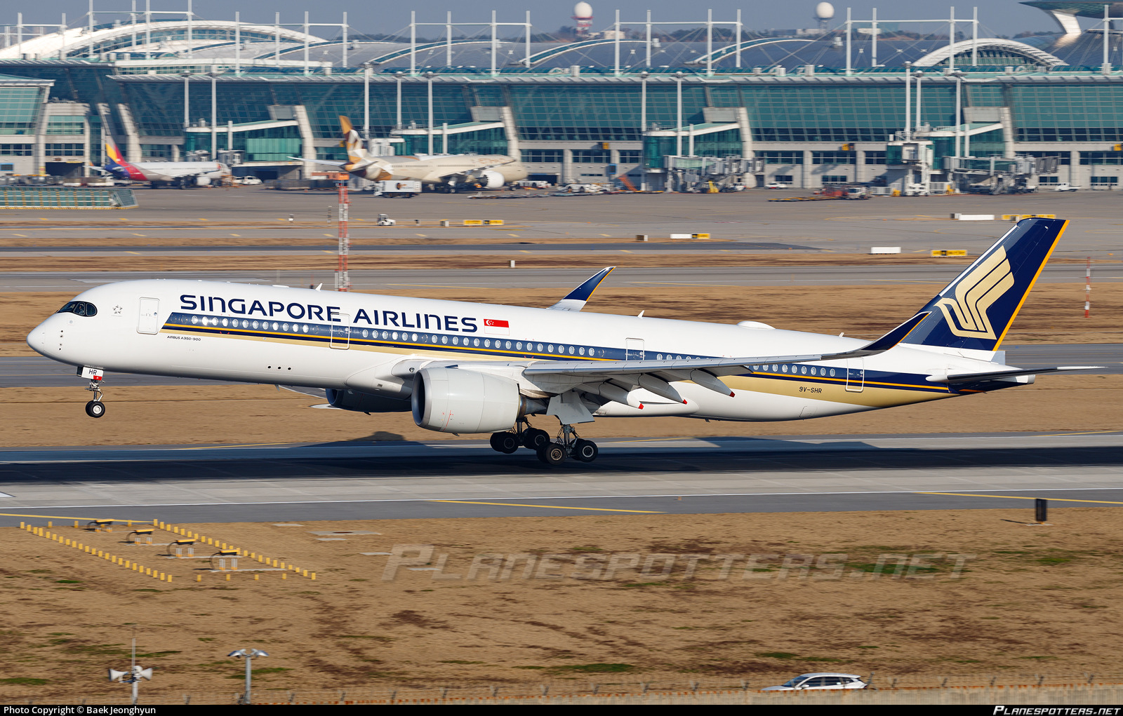 9v-shr-singapore-airlines-airbus-a350-941_PlanespottersNet_1359893_bf36199f7a_o.jpg