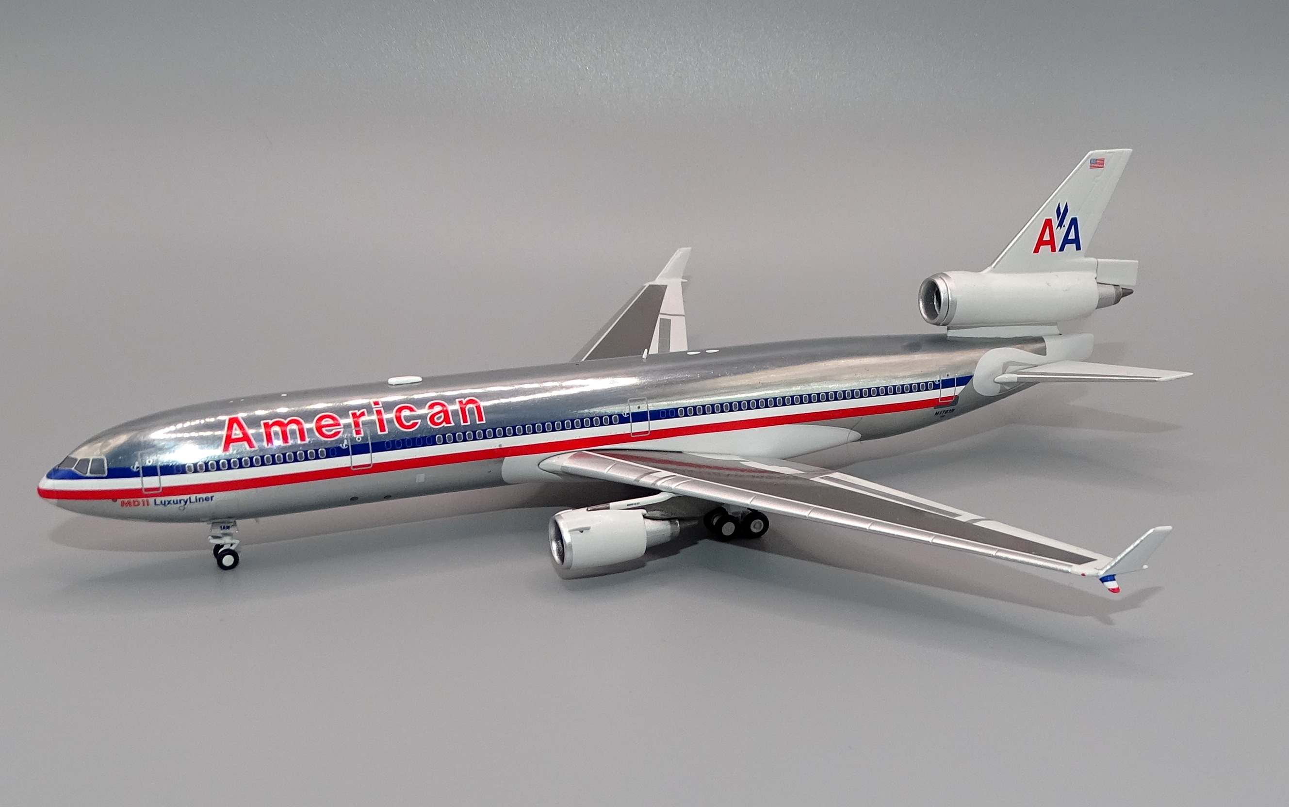 AA_MD11_N1761R_01.JPG
