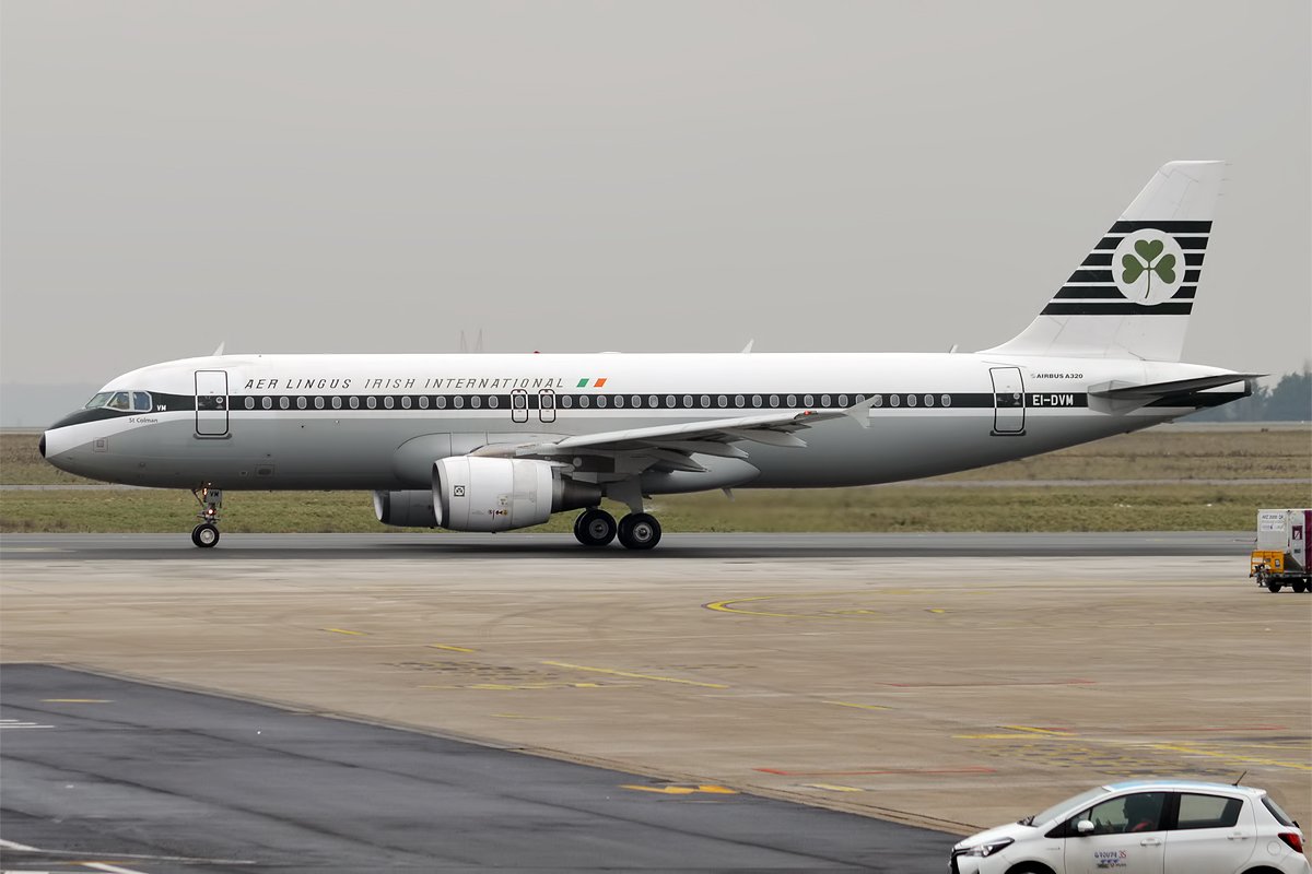Aer_Lingus_(Retro_livery),_EI-DVM,_Airbus_A320-214_(40642687571).jpg
