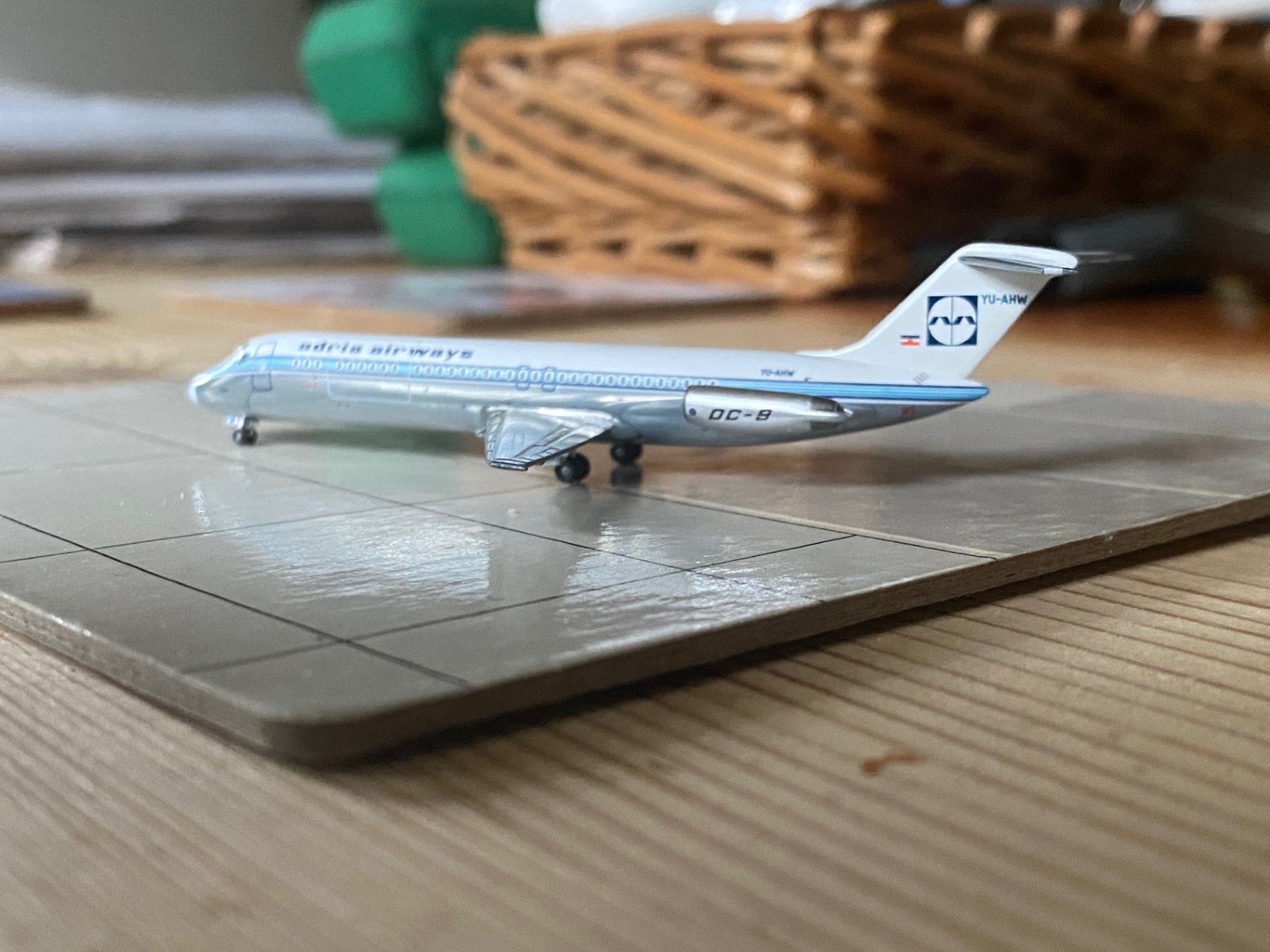 Aeroclassics Inex-Adria (70s c_s)- DC-9-33RC- YU-AHW (2).jpg