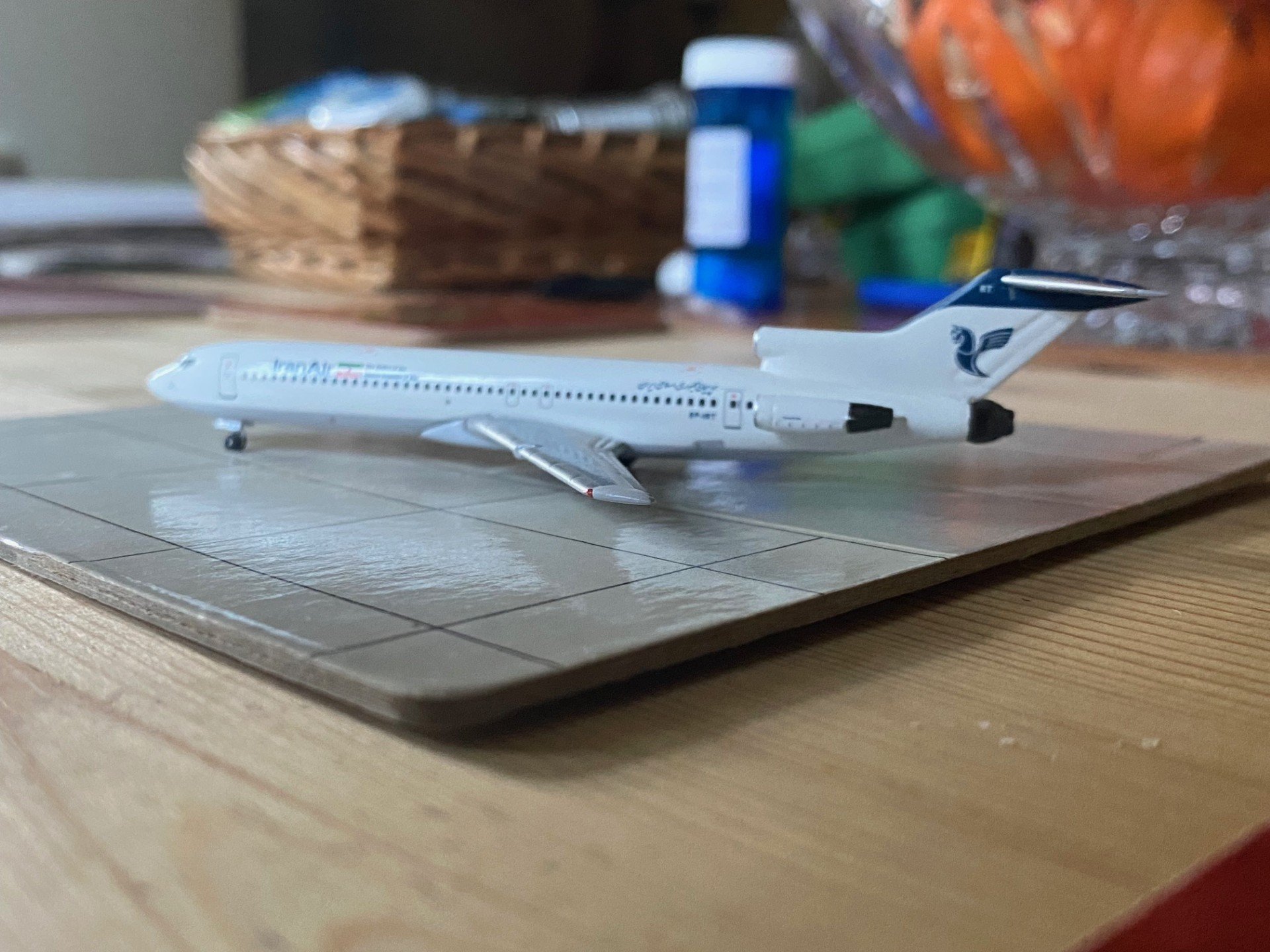 Aeroclassics Iran Air (90s c_s)- B727-200_Adv- EP-IRT (2).jpg