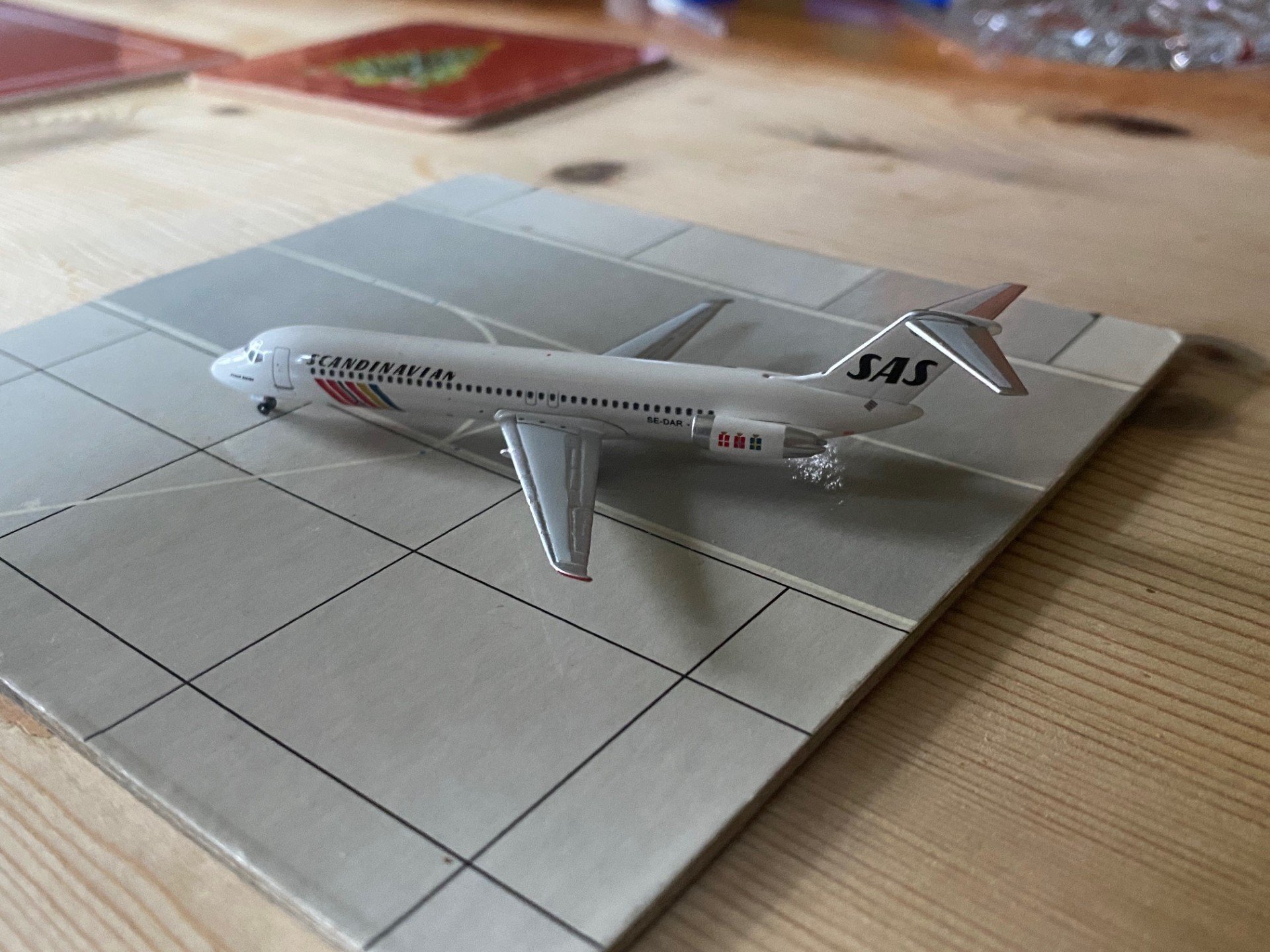 Aeroclassics SAS (80s c_s)- DC-9-41- SE-DAR (1).jpg