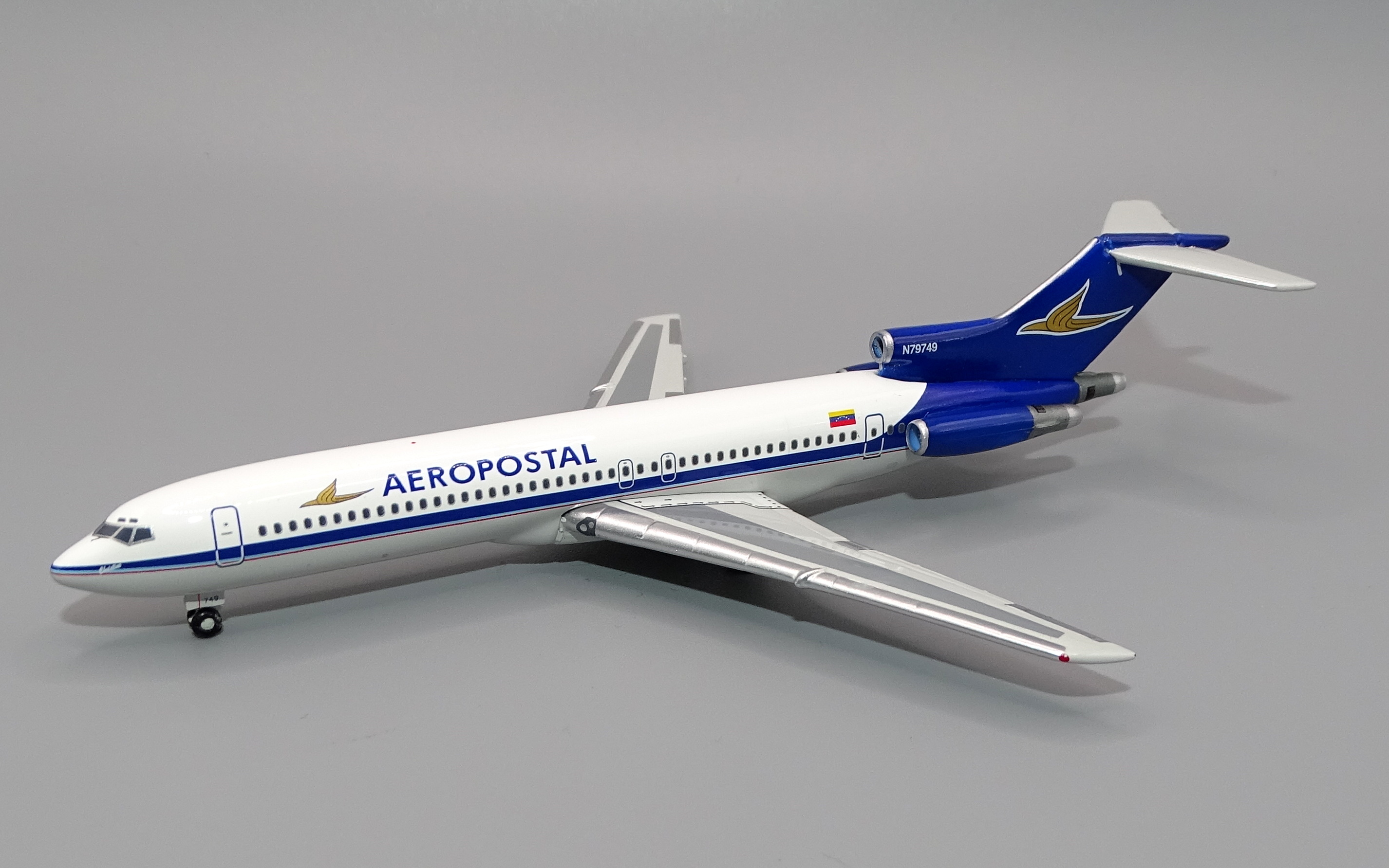 AEROPOSTAL_B722_02.JPG