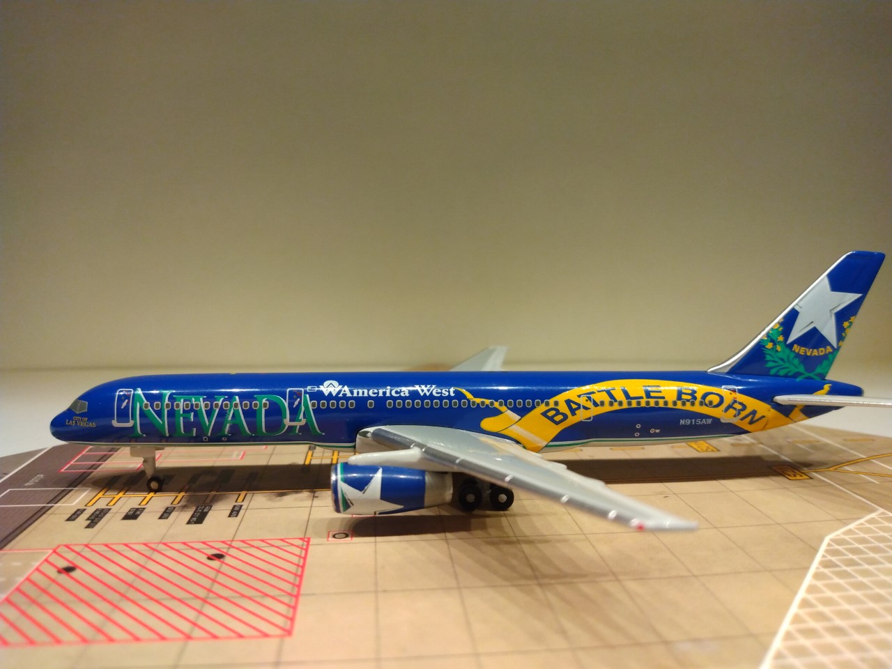 America West B757-200 1996 N915AW L.jpg