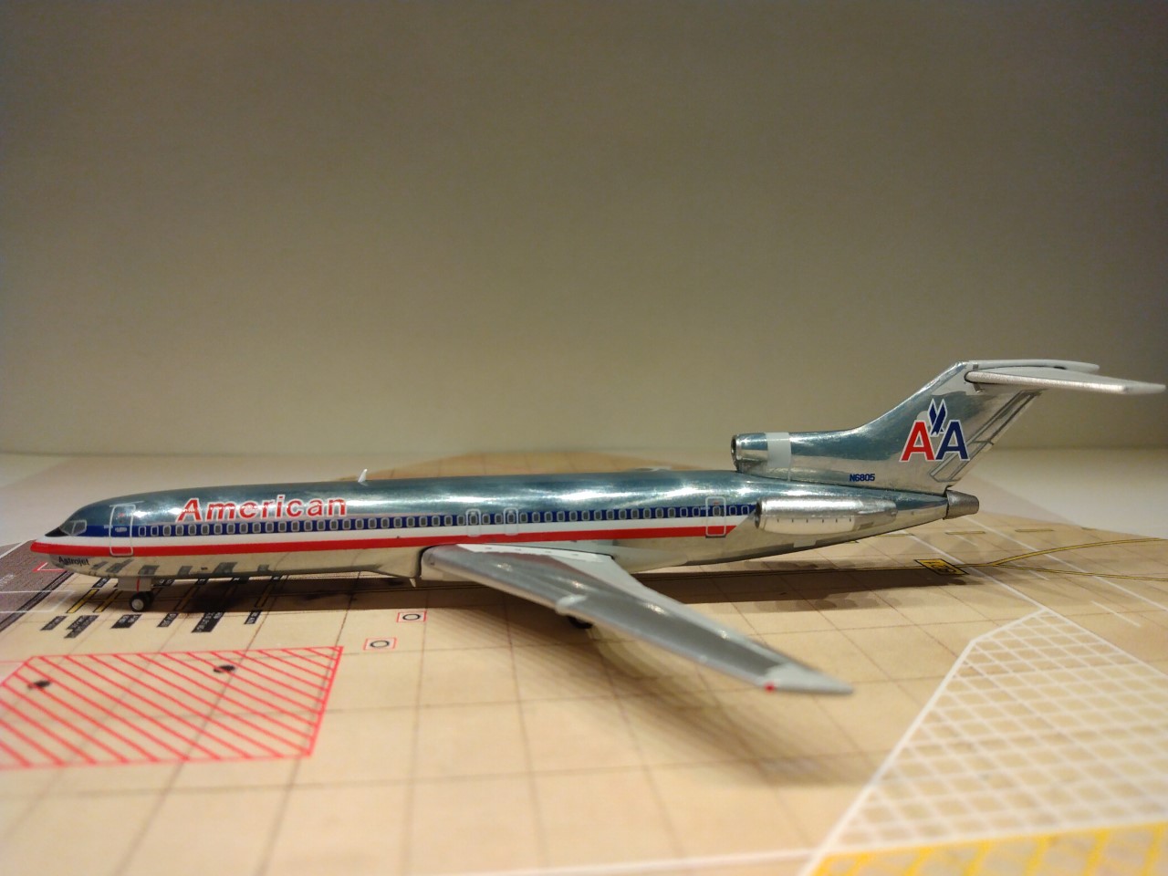 American B727-223 N6805 L.jpg