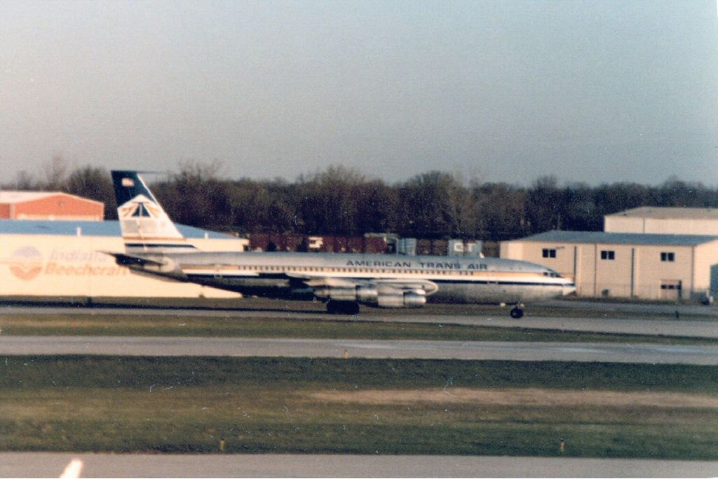 American Trans Air 707-123B N7515A IND_19831121_01.jpg