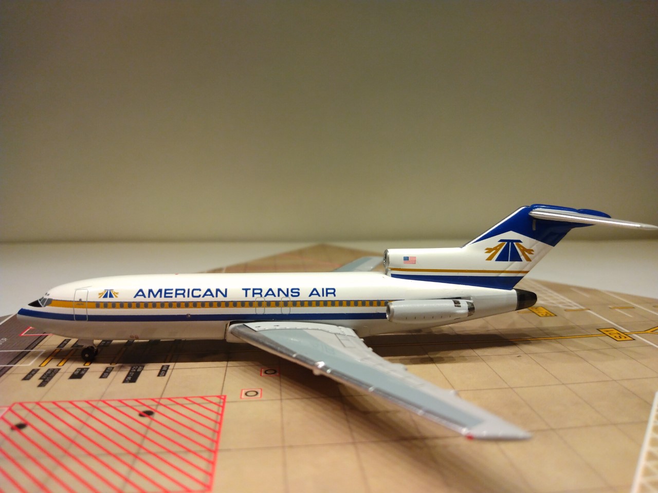 American Trans Air B727-22 N286AT L.jpg