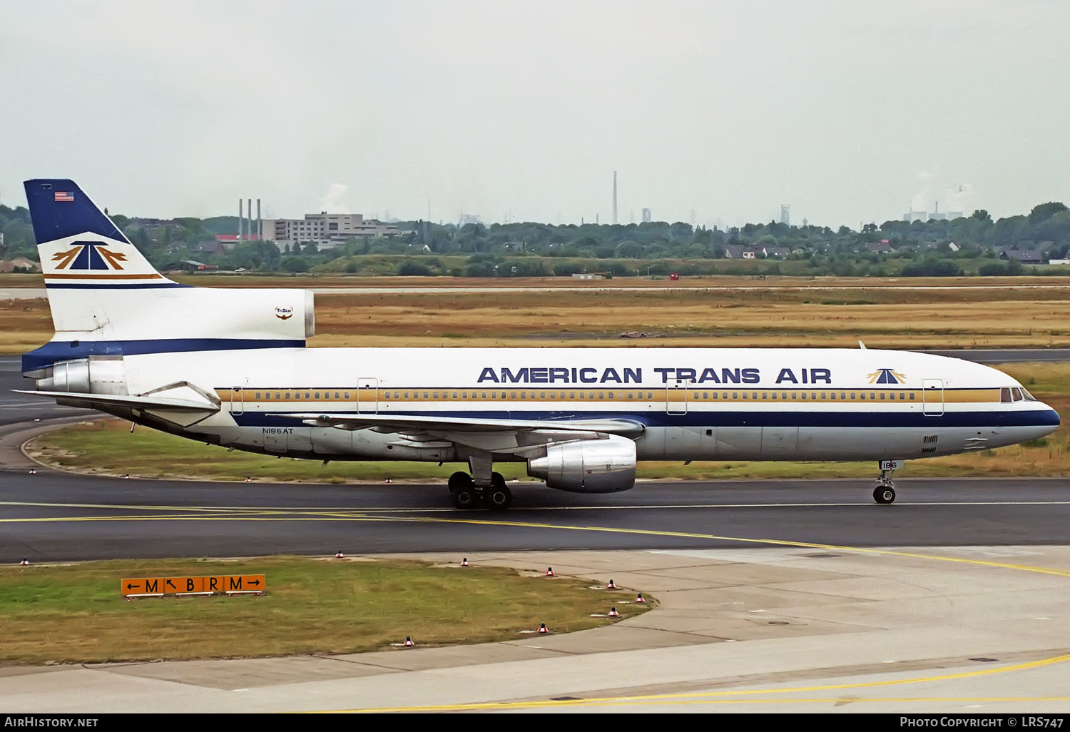 American Trans Air L-1011-100 N186AT R.jpg