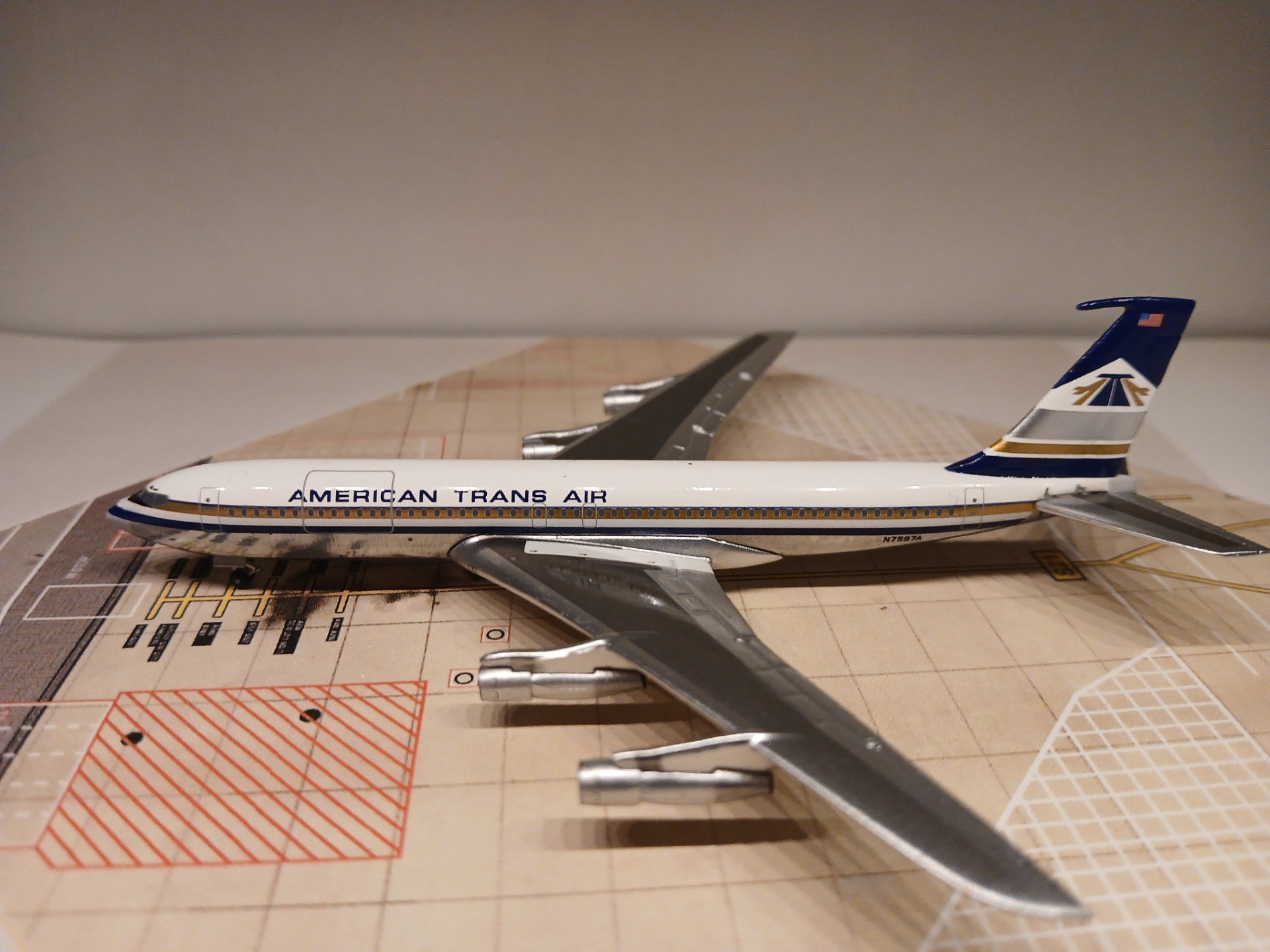 ATA 707-323C N7597A L.jpg