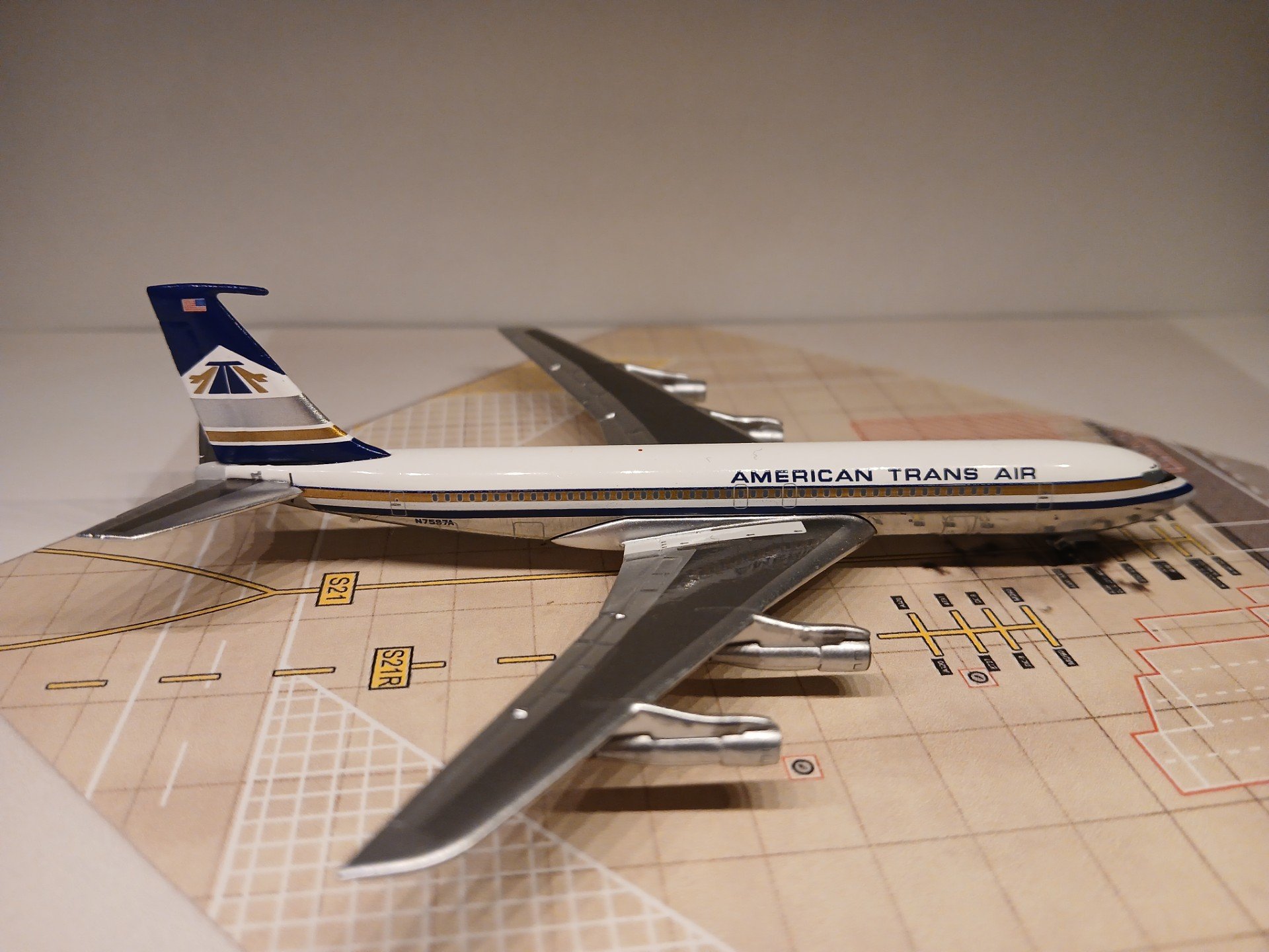ATA 707-323C N7597A R.jpg