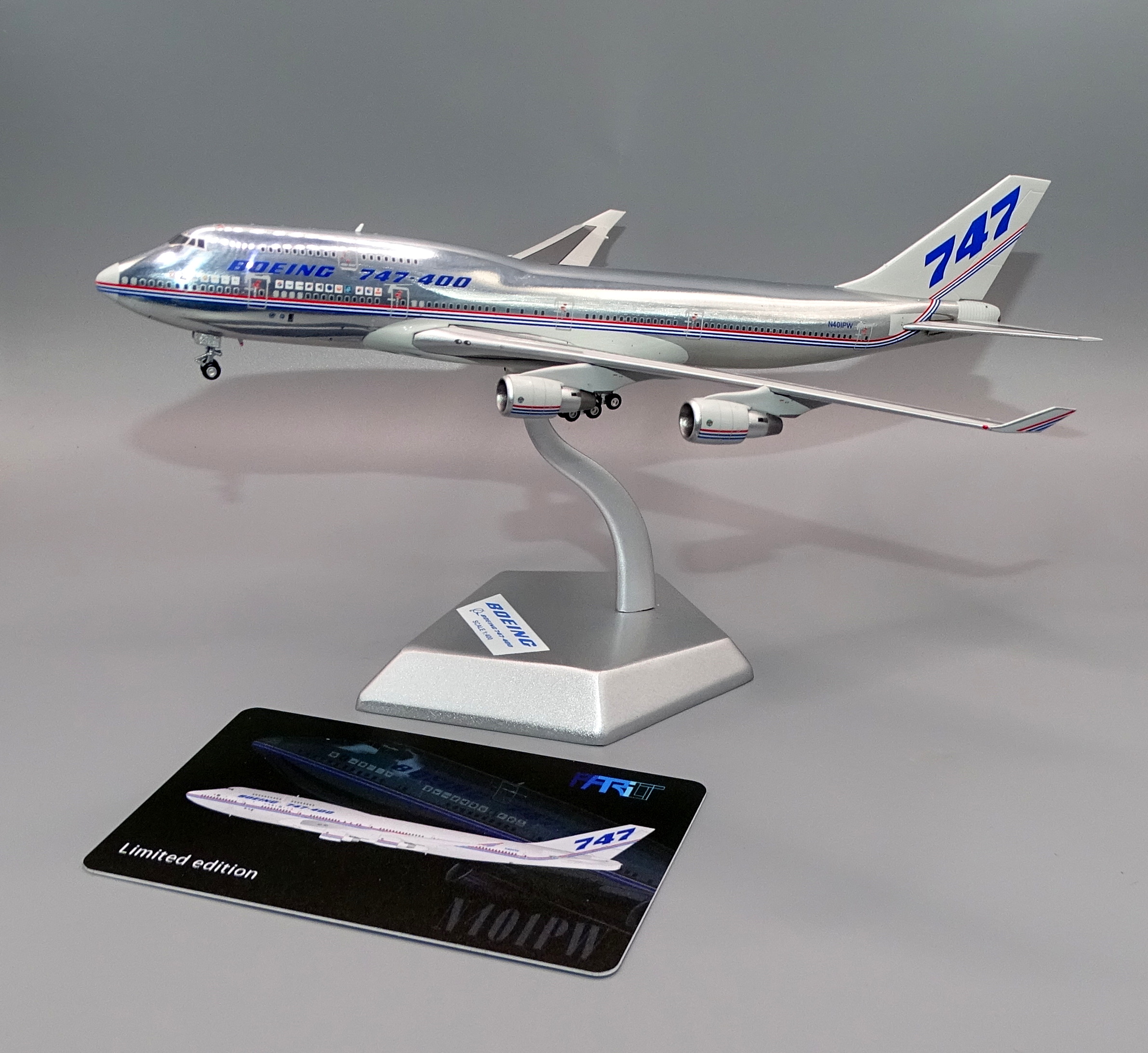 BO_B744_N401PW_12.JPG