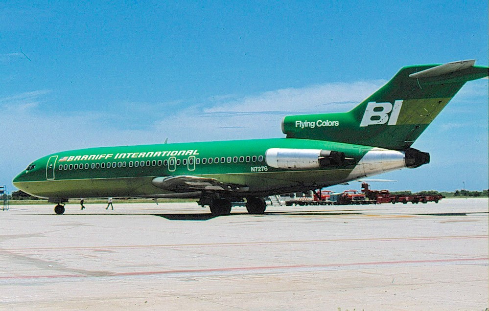 Braniff 727-100 1971 N7276 L .jpg